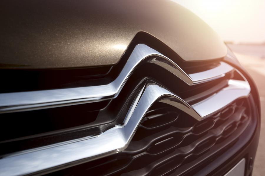  Citroen DS4 2010 года  (фото 42 из 143)